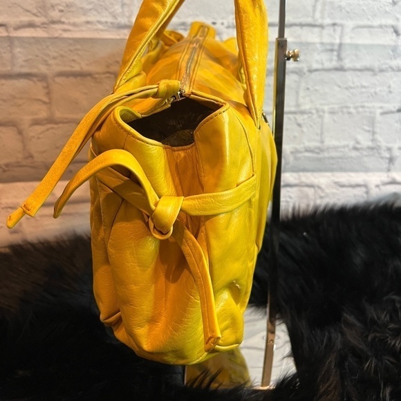 GUCCI RARE YELLOW HANDBAG EUC - Picture 7 of 17